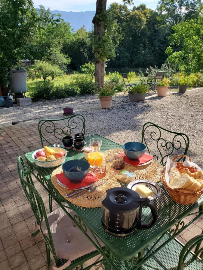 Bed and Breakfast Chez Karine Ceyzerieu Экстерьер фото